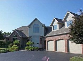 10515 Keller Rd, Clarence, NY 14031