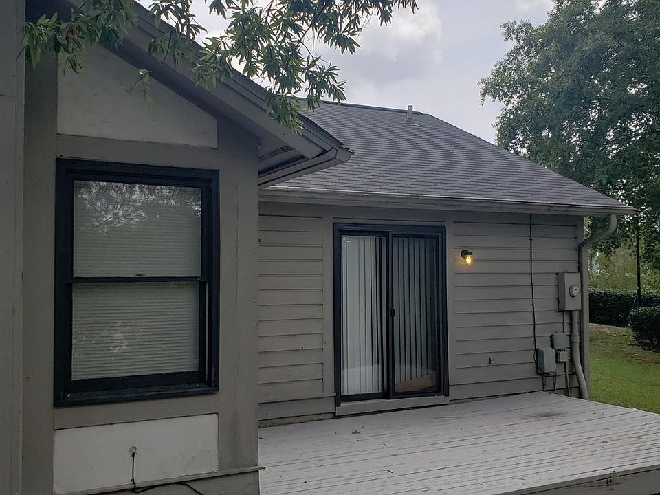 2nd image of 101 Huntcliff Dr