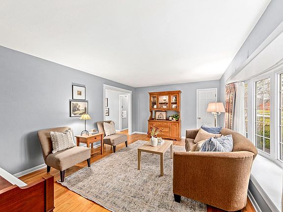 3rd image of 1970 North 166th STREET