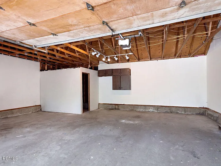19 Payday Dr — Photo 35