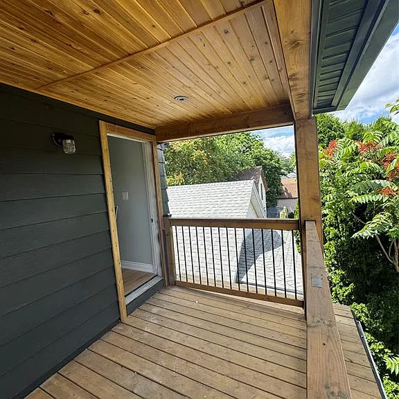 945 Wellington Ave #7 — Photo 2