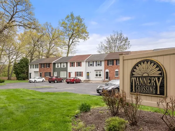 25 Tannery Rd APT 2A, Westfield, MA 01085