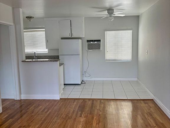 4th image of 6640 Woodman Ave APT 5