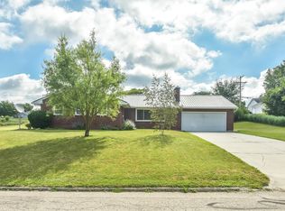 125 Pleasant Dr, Bellefontaine, OH 43311