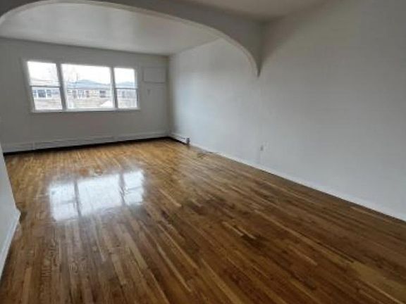 5th image of 326 Huntington Ave