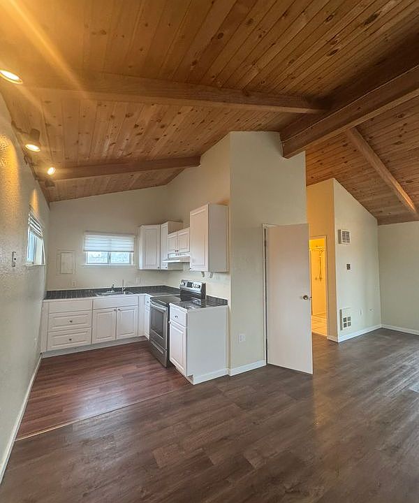 2nd image of 5116 Sandmound Blvd