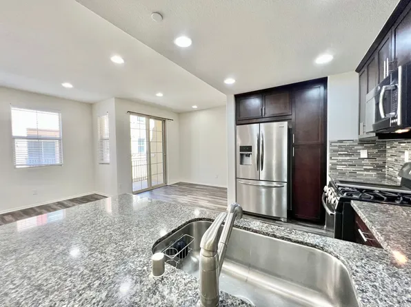 5040 Paramount Dr, San Diego, CA 92123