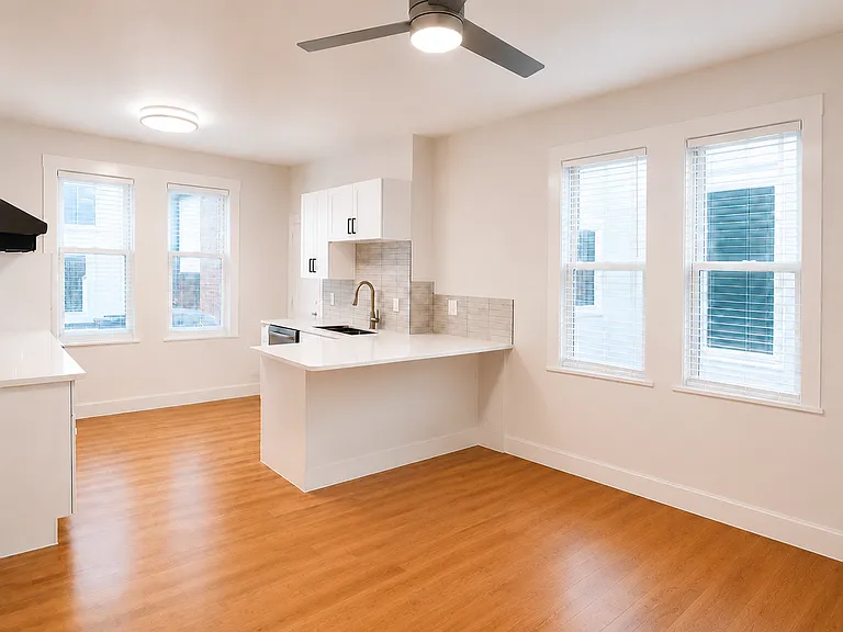 60 Sumner St #2 — Photo 2