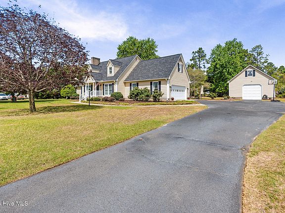 3rd image of 106 Pinedale Drive
