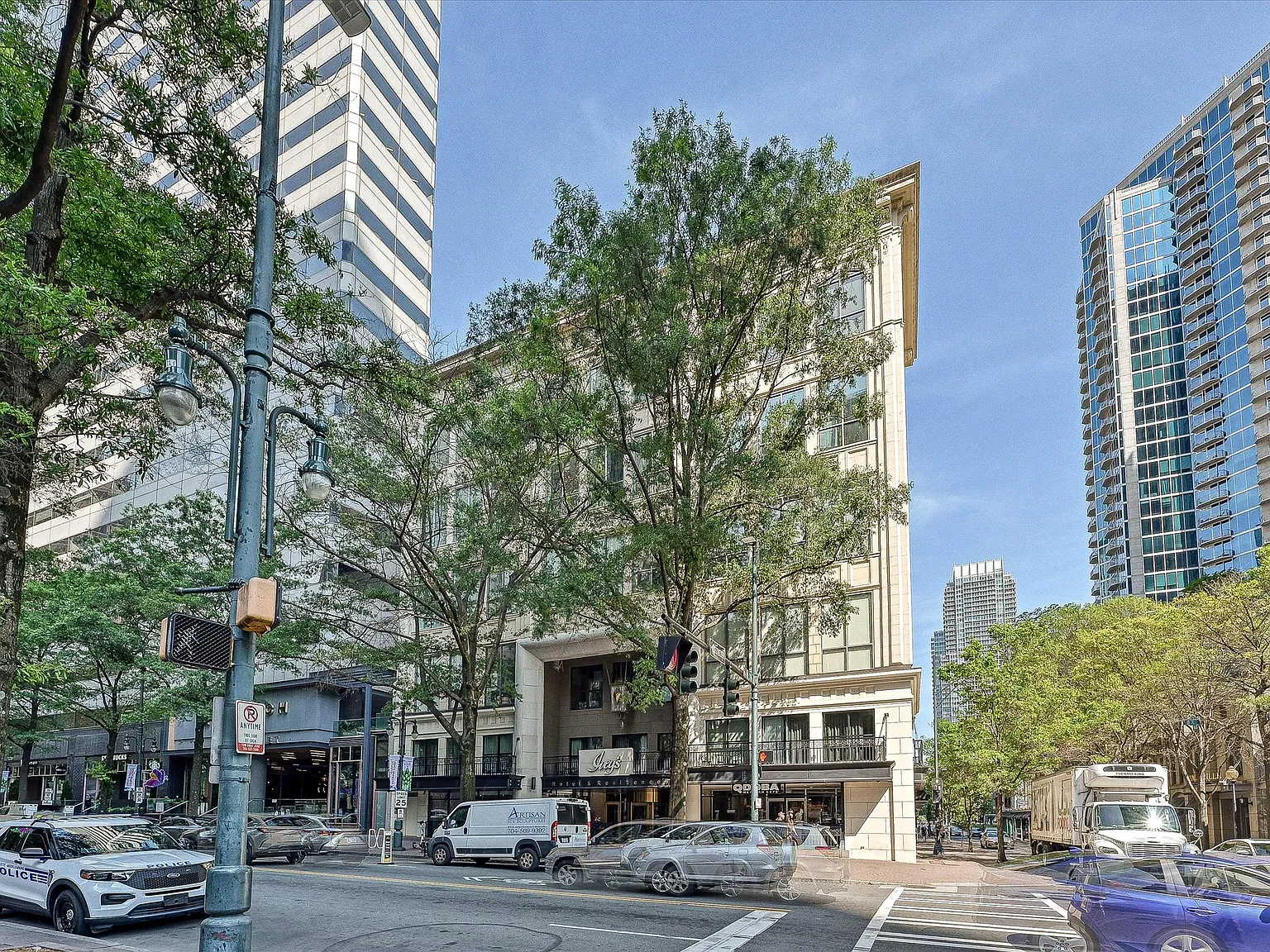 2 bed, 2955 sqft, $5,000 — Photo 2