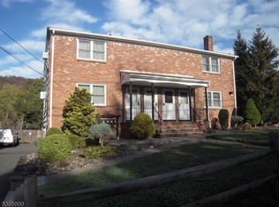 31 Spring Ave, Oakland, NJ 07436