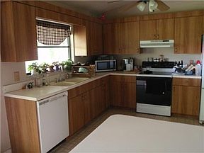 5th image of 709 SE Lighthouse Ave
