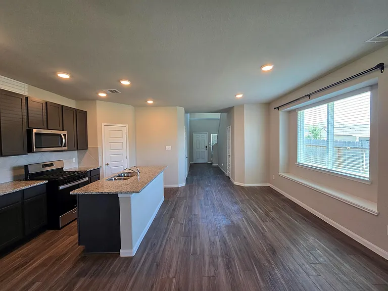 13703 Mariah Dr — Photo 11