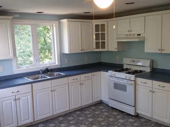 10 Cushman St, Plymouth, MA 02360