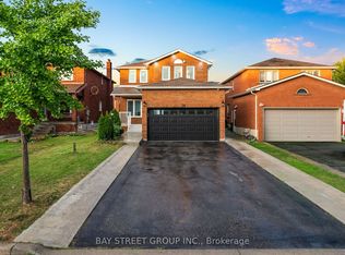 34 Lamp Cres, Vaughan, ON L4L6J9