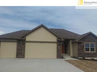 3308 NW 50th St, Riverside, MO 64150