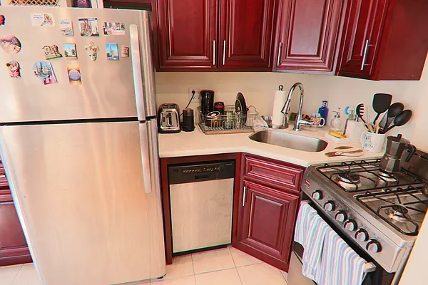 Rented by PMG Real Estate  | media 13