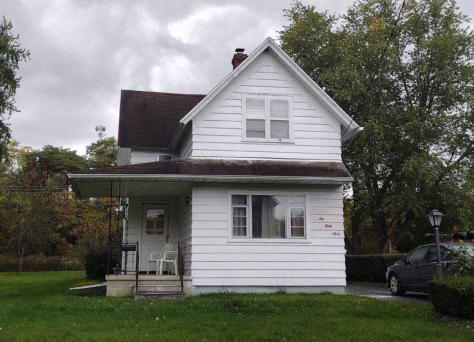 1st image of 643 Clark St