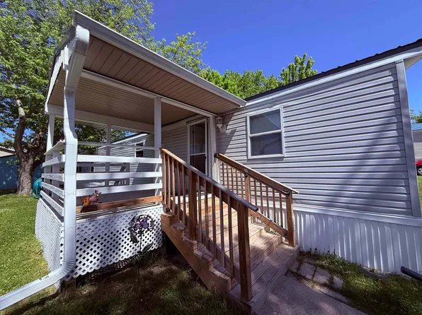 798 Bass Cir, Stoughton, WI 53589