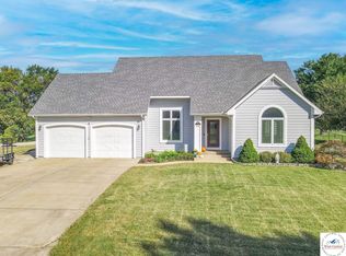 1003 W Glenwood Rd, Clinton, MO 64735