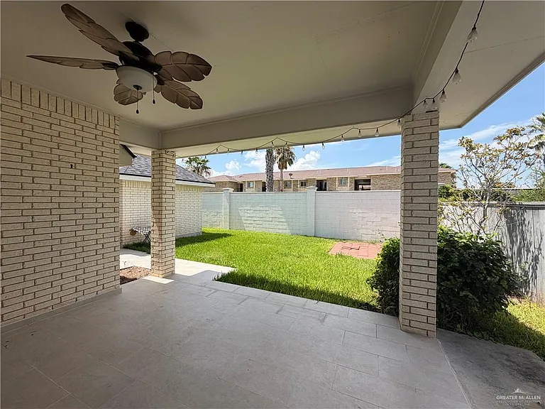 512 E Redbud Ave — Photo 13