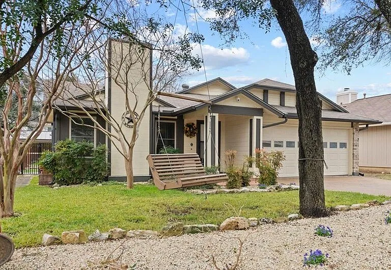 12719 Covington Trl — Photo 4