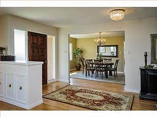 3rd image of 421 Acacia Ave