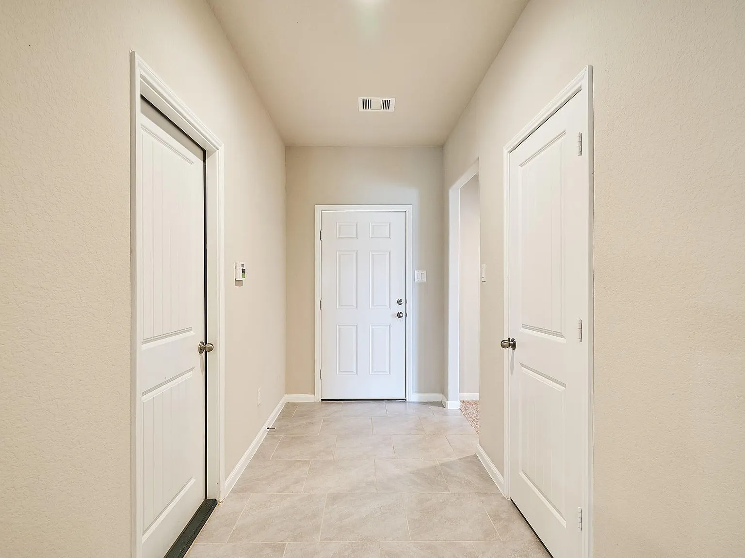 4 bed, 2.0 bath, 2094 sqft, $2,250 — Photo 2