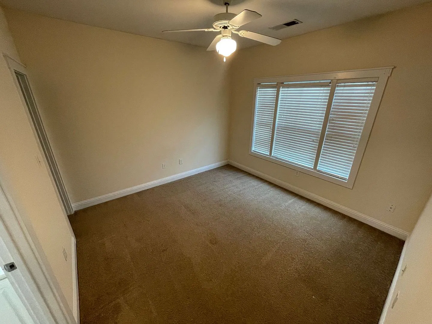 Pre-Leasing For August 6th 2027! — Photo 4