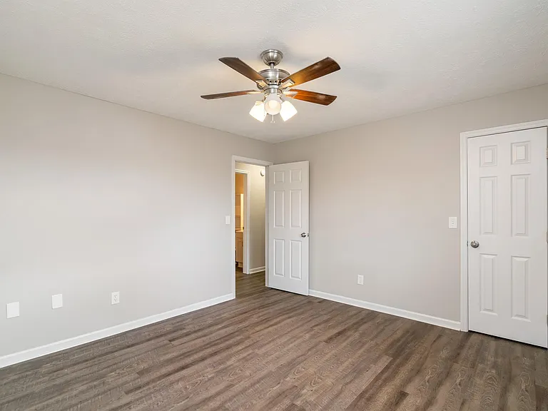 (ACH Cis) McMillan St (Units 1 - 6) - 2518 — Photo 15