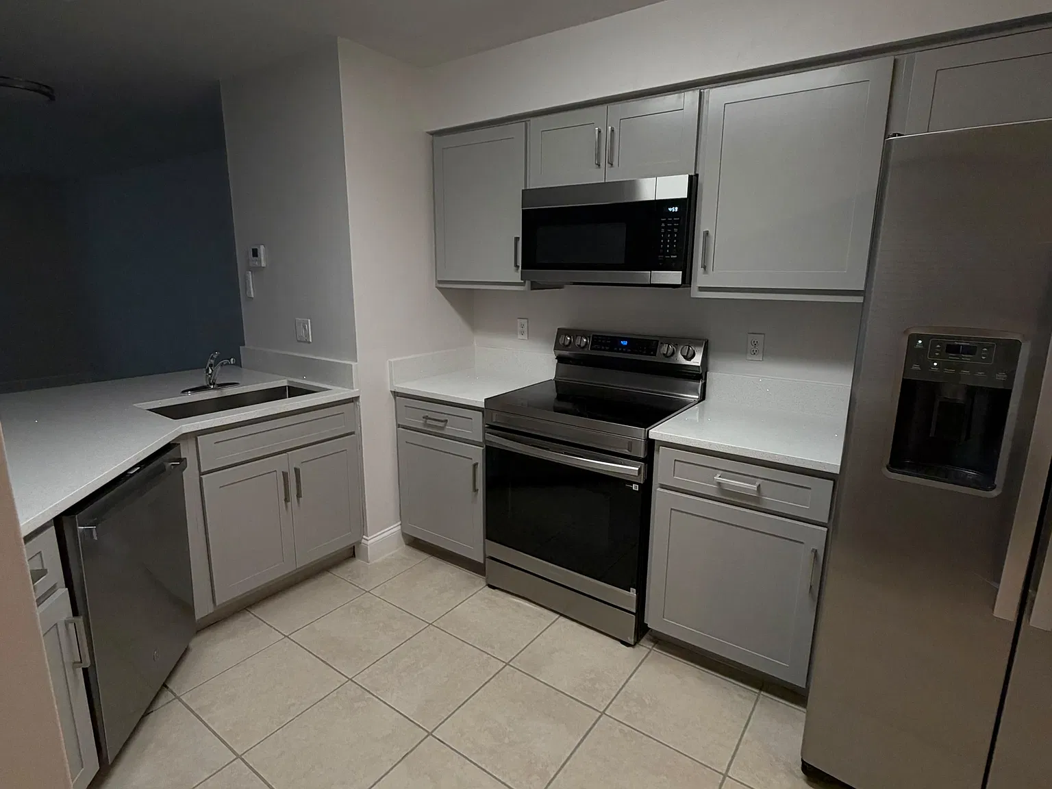 2 bed, 2.5 bath, 1228 sqft, $2,050 — Photo 2