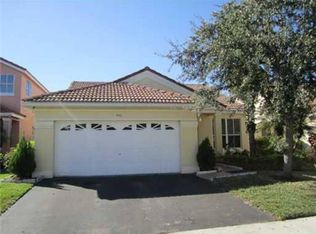 946 Falling Water Rd, Weston, FL 33326