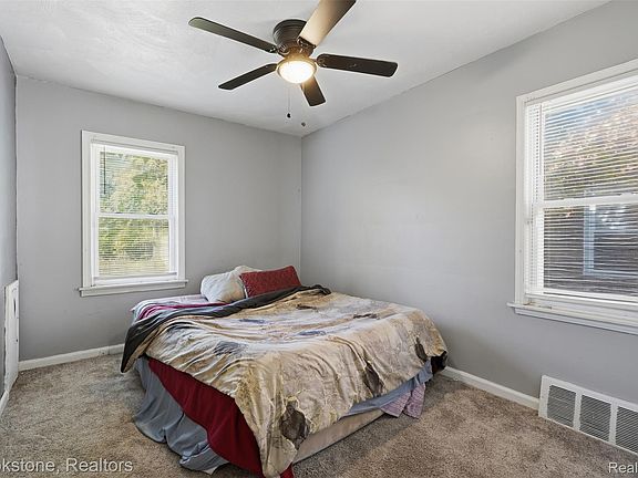 3rd image of 12931 Appleton St