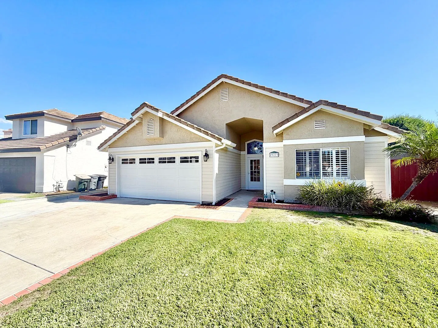 Charming 3 Bedroom Home With Updates Throughout & Spacious Backyard! — Photo 3