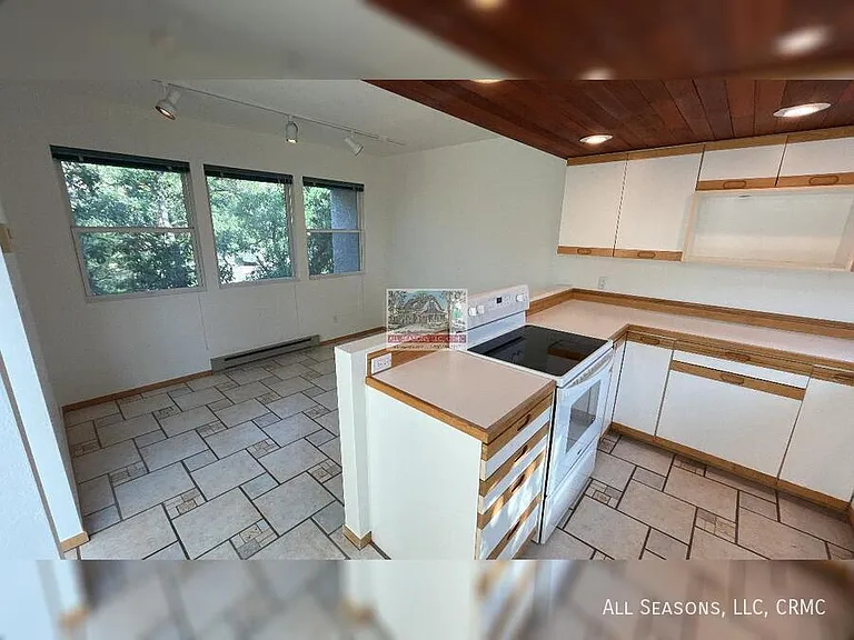 127 Yale Ave — Photo 6