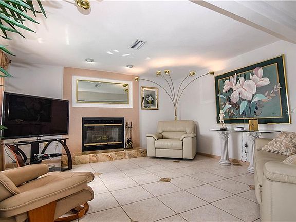5th image of 5417 Oakhurst Dr