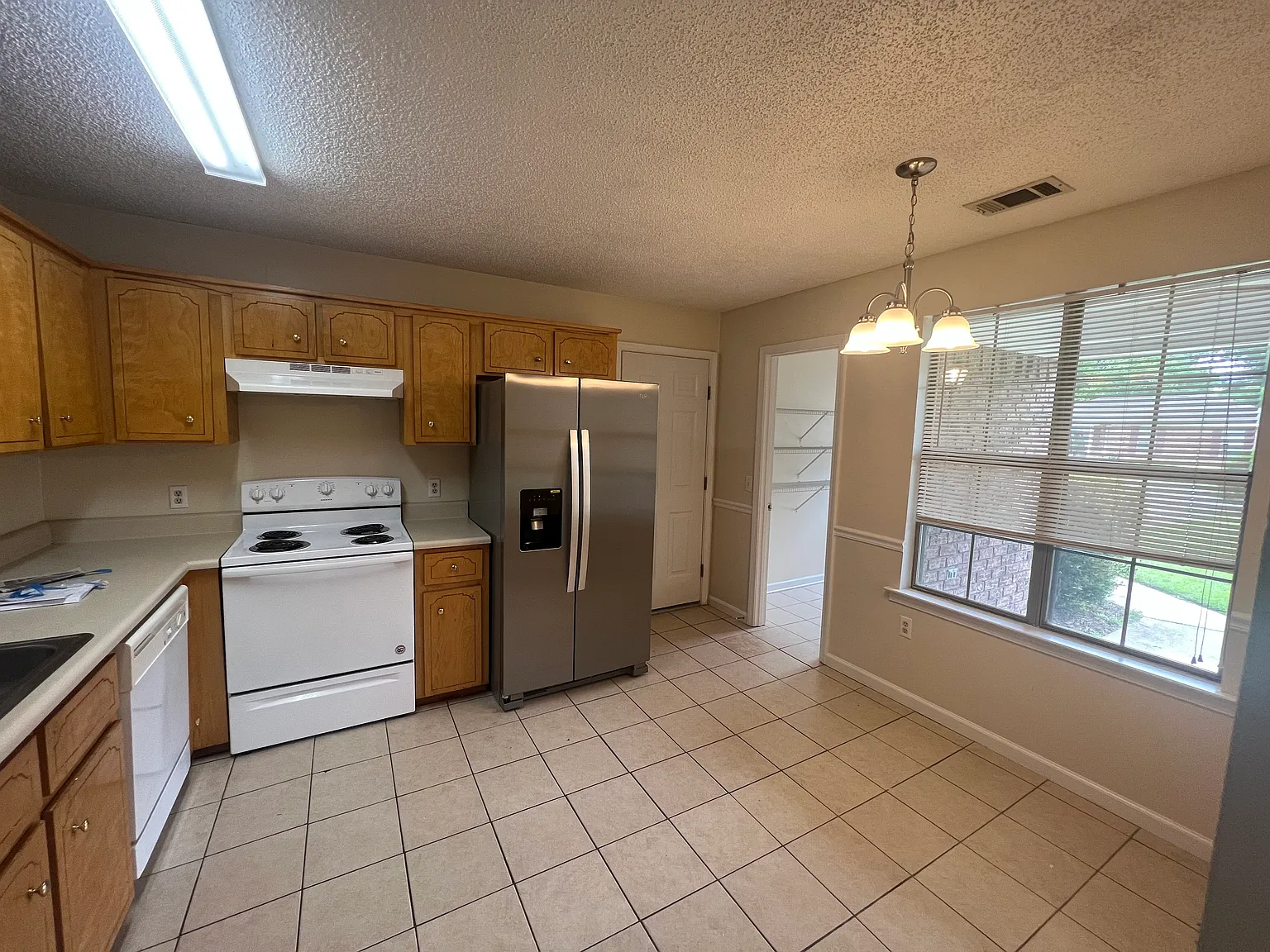 3 bed, 1235 sqft, $1,785 — Photo 2