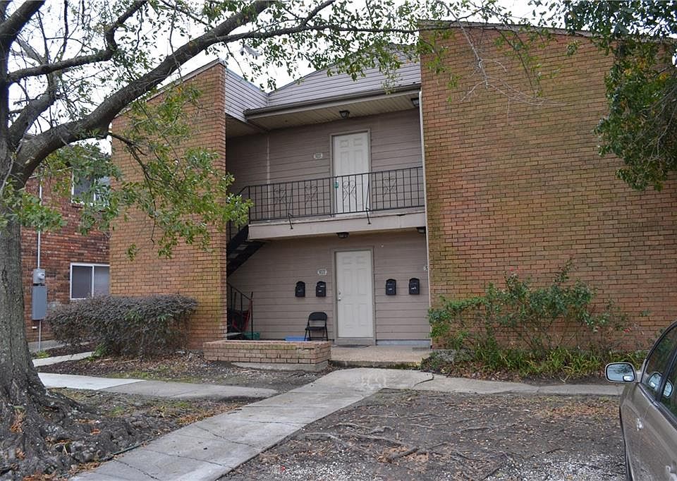 1st image of 3111 1/2 Lake Villa Ave