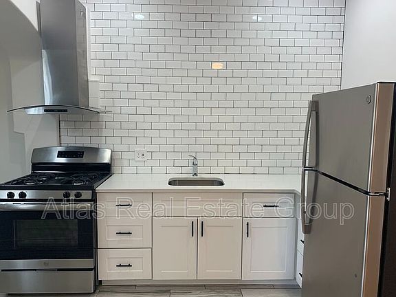 4th image of 2545 N Champa St Unit 5