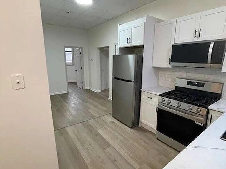 110 Hamilton St — Photo 9