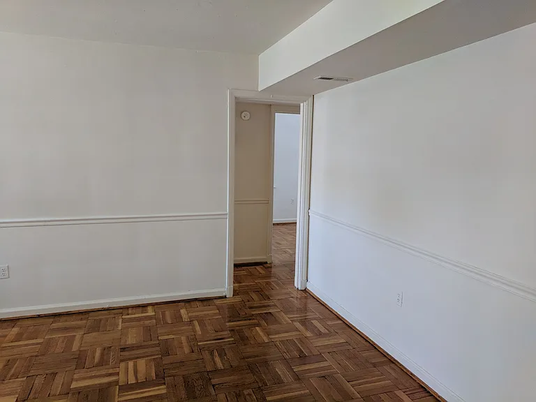 2606 Kensington Avenue — Photo 5
