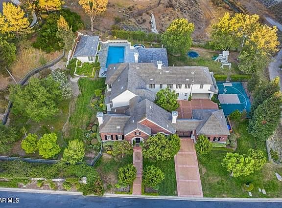 3rd image of 1480 Cheviot Hills Ct