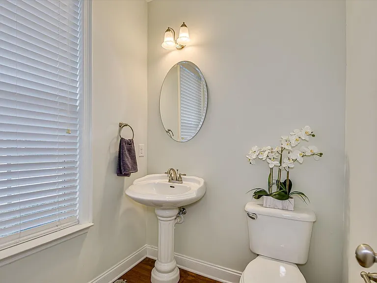 5564 Connor Dr — Photo 21