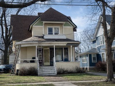 (Undisclosed Address), Aurora, IL, 60506