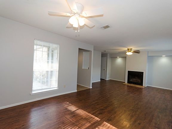4th image of 913 Todd Ln