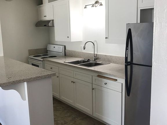 5th image of 240 N 2nd St APT 13