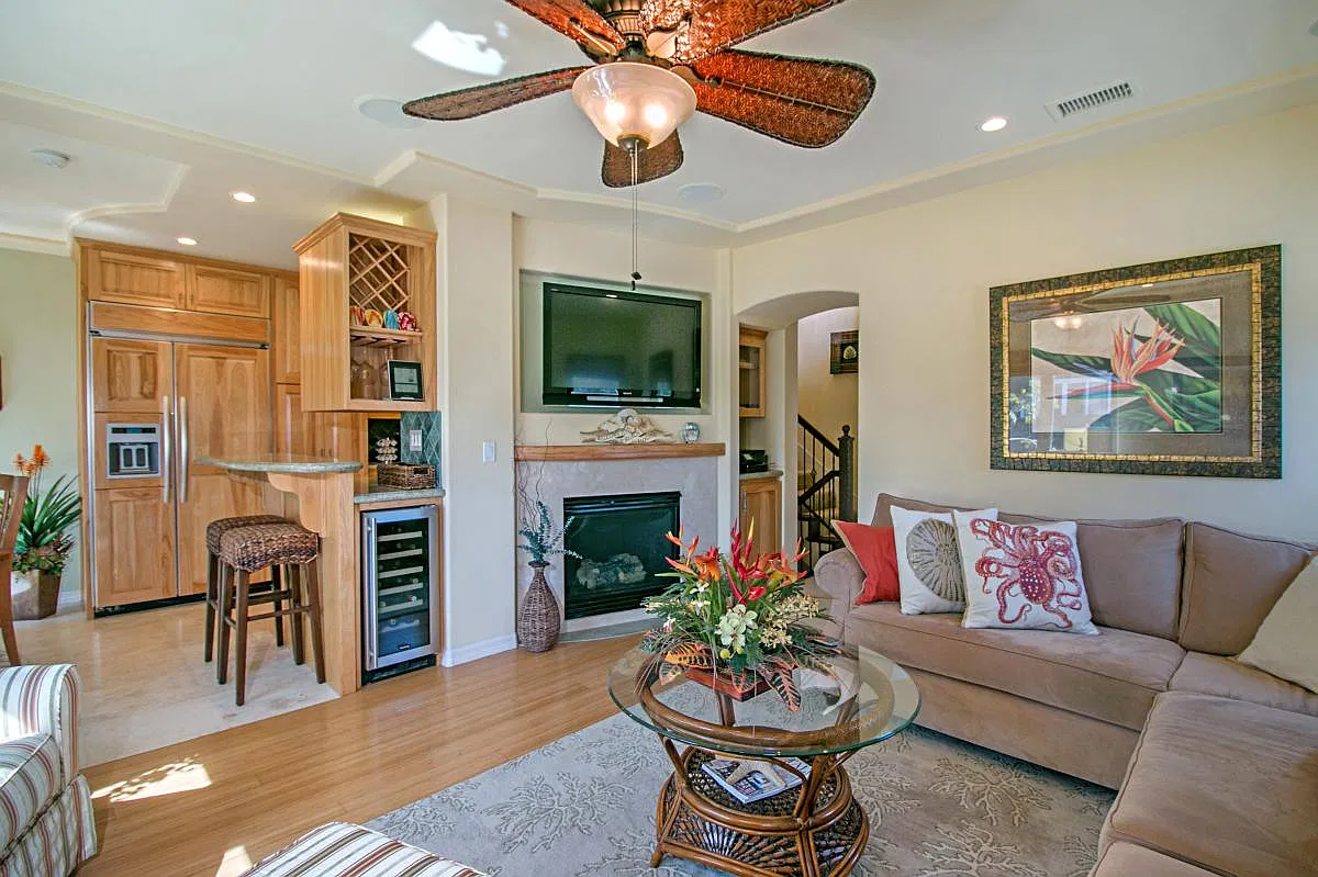 2 bed, 2.5 bath, 1540 sqft, $6,000 — Photo 4