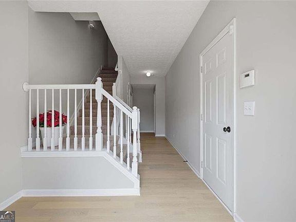 2nd image of 3518 Lantern View Ln