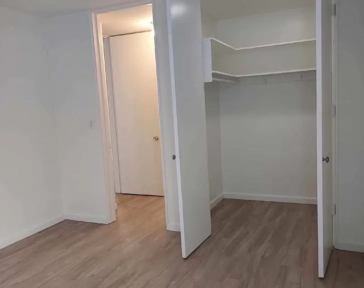 533 S Hudson Ave — Photo 13