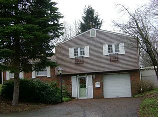 130 Surrey Dr, Delmont, PA